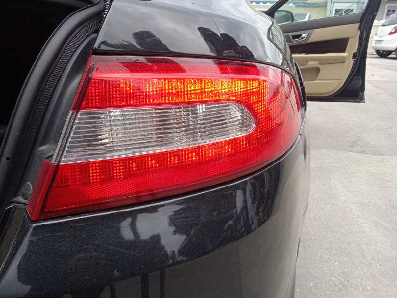 jaguar xf del año 2010