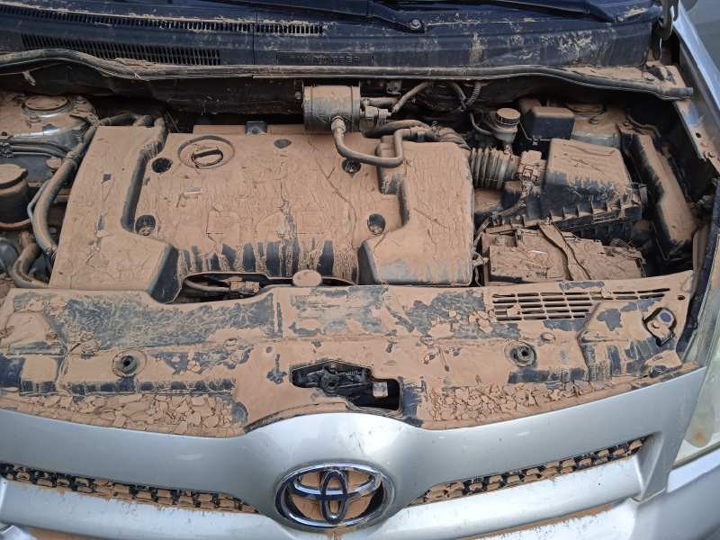 toyota corolla verso (r1) del año 2004