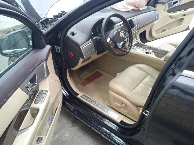 jaguar xf del año 2010