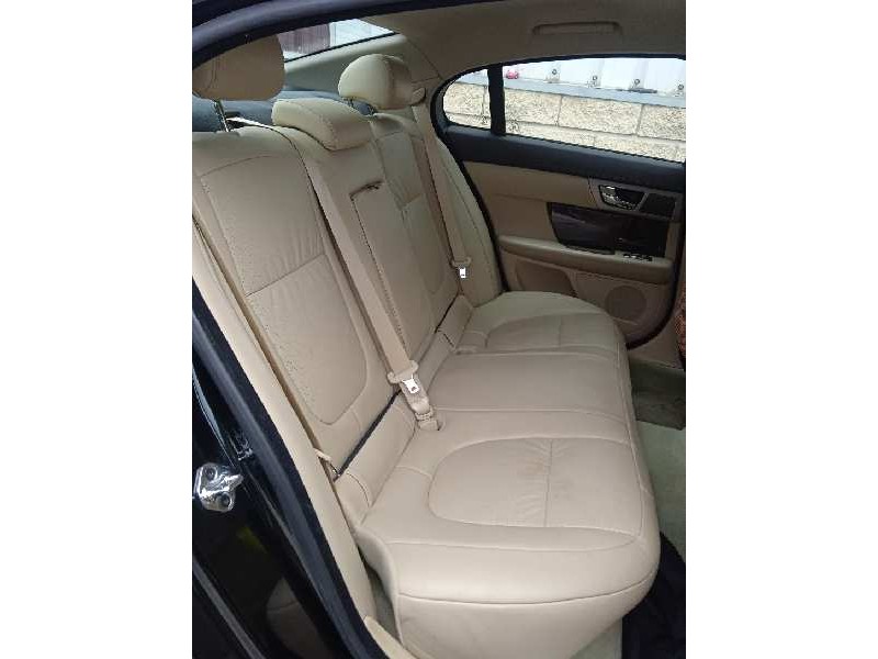 jaguar xf del año 2010