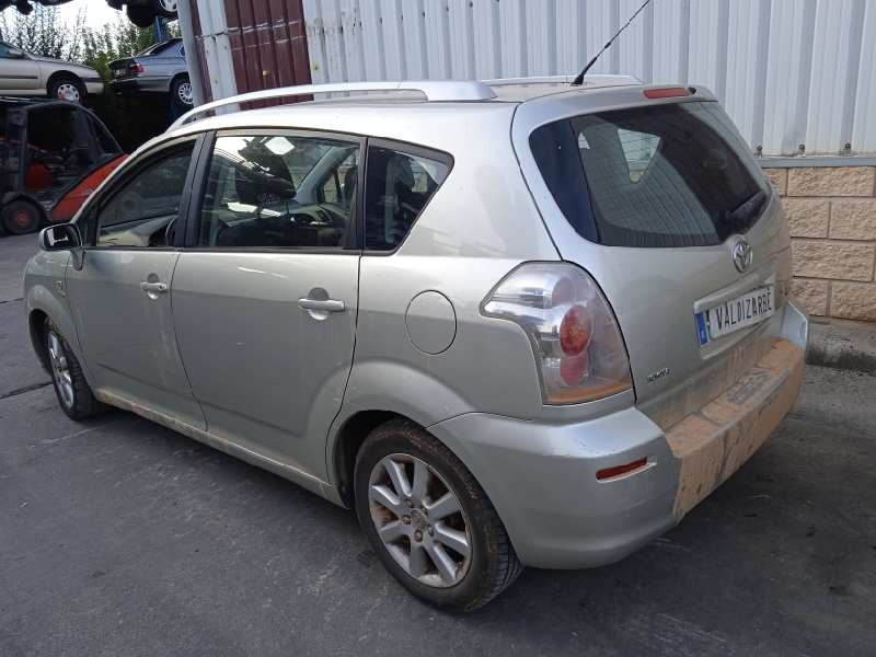 toyota corolla verso (r1) del año 2004