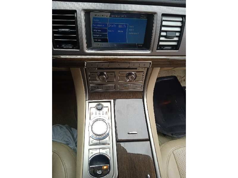 jaguar xf del año 2010