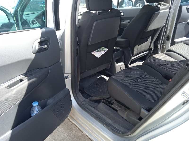 peugeot 5008 del año 2010