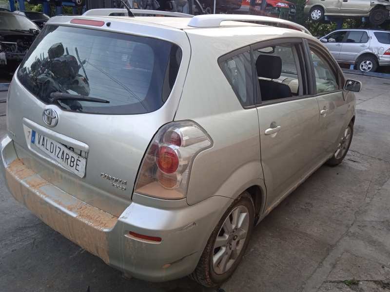 toyota corolla verso (r1) del año 2004