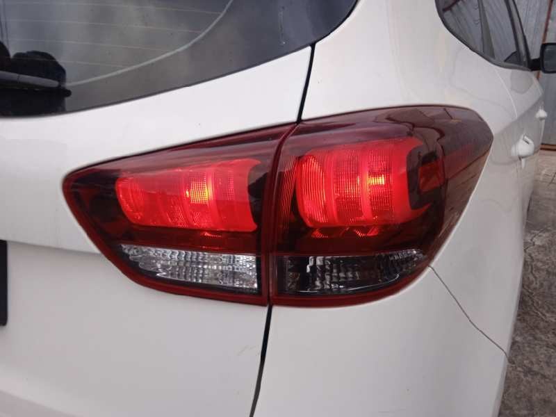 kia carens ( ) del año 2018