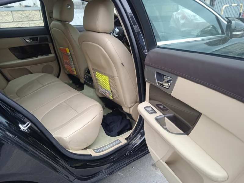 jaguar xf del año 2010