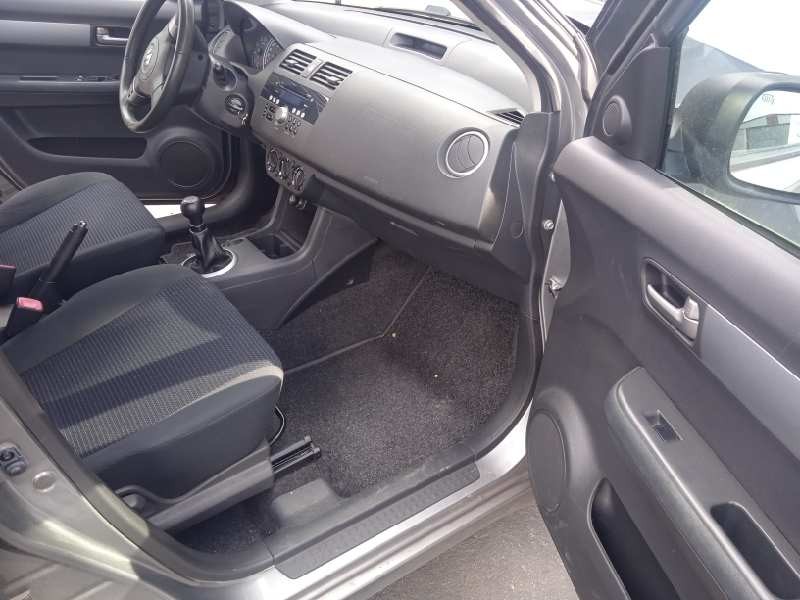 suzuki swift berlina (mz) del año 2010