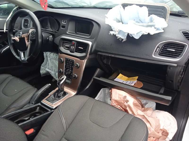 volvo v40 cross country del año 2016