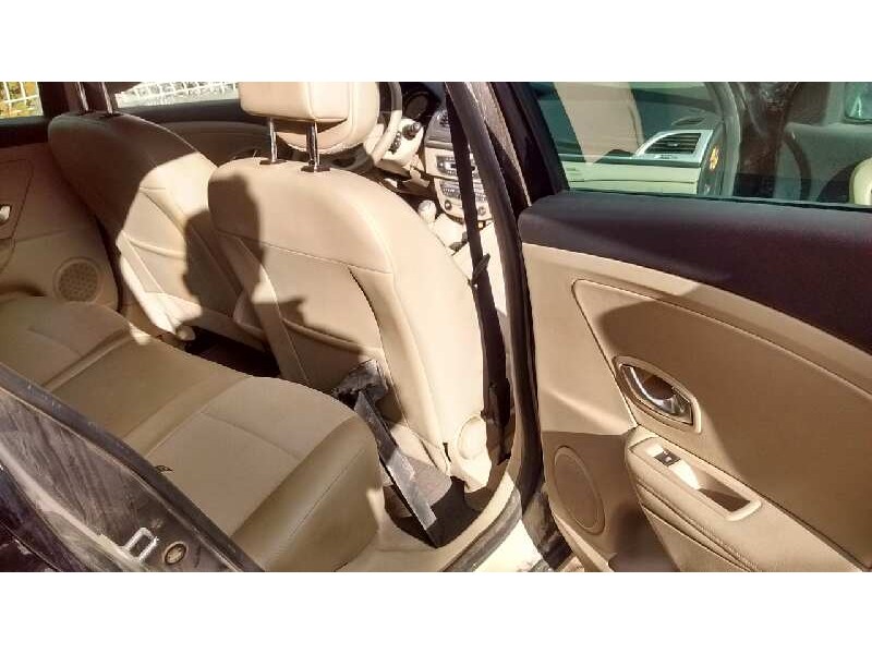 renault megane iii berlina 5 p del año 2008