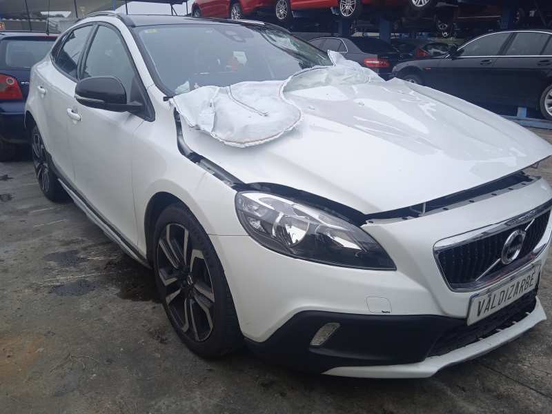 volvo v40 cross country del año 2016