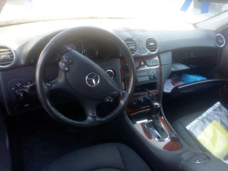 mercedes-benz clase clk (w209) coupe del año 2002