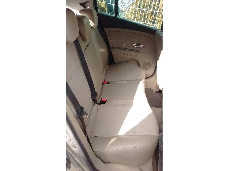 renault megane iii berlina 5 p del año 2008