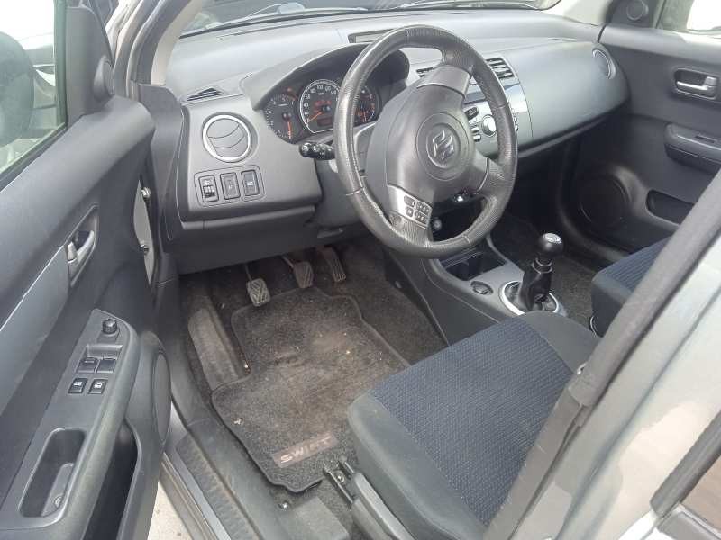 suzuki swift berlina (mz) del año 2010