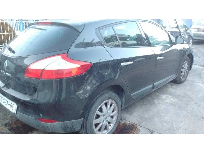 renault megane iii berlina 5 p del año 2008