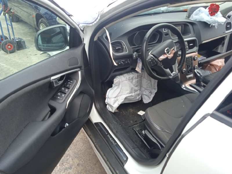 volvo v40 cross country del año 2016