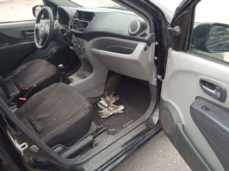 nissan pixo (uao) del año 2010