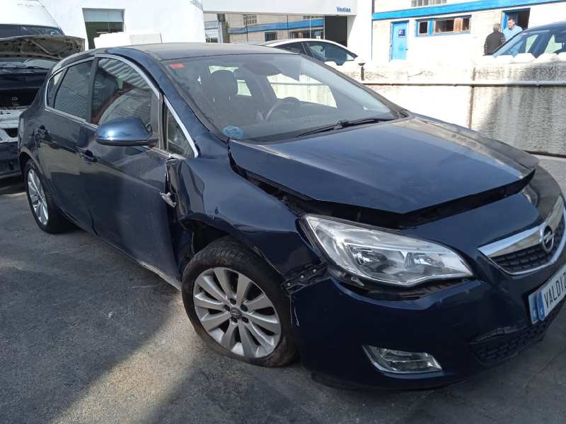 opel astra j lim. del año 2011