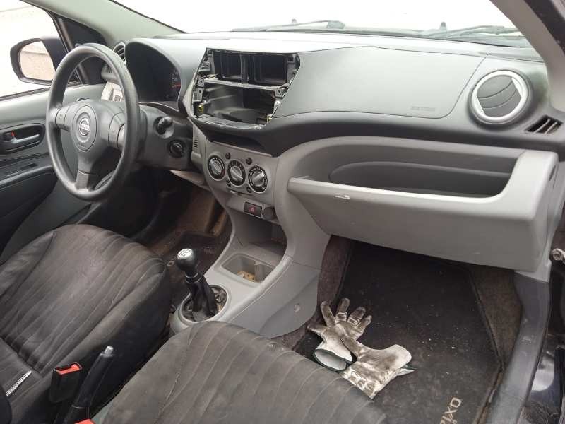 nissan pixo (uao) del año 2010