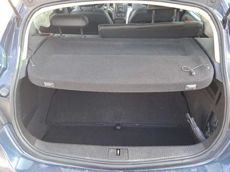 opel astra j lim. del año 2011