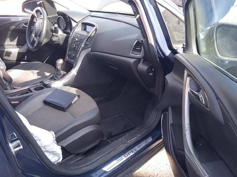 opel astra j lim. del año 2011