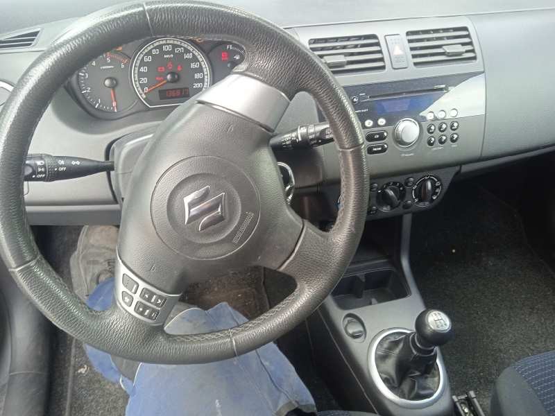 suzuki swift berlina (mz) del año 2010