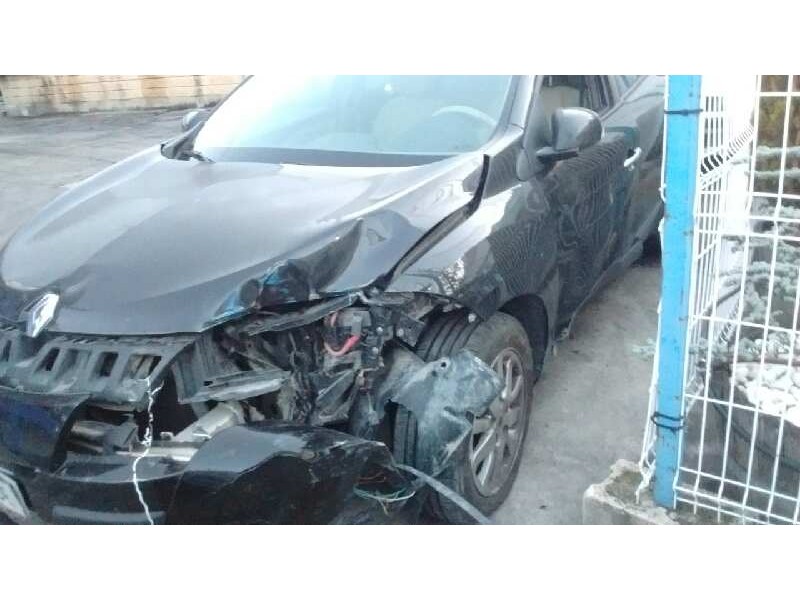 renault megane iii berlina 5 p del año 2008