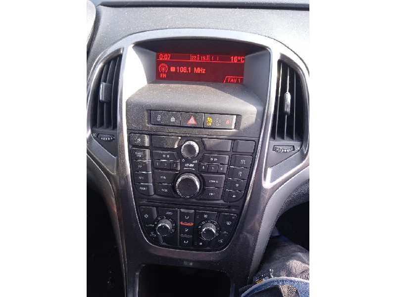 opel astra j lim. del año 2011