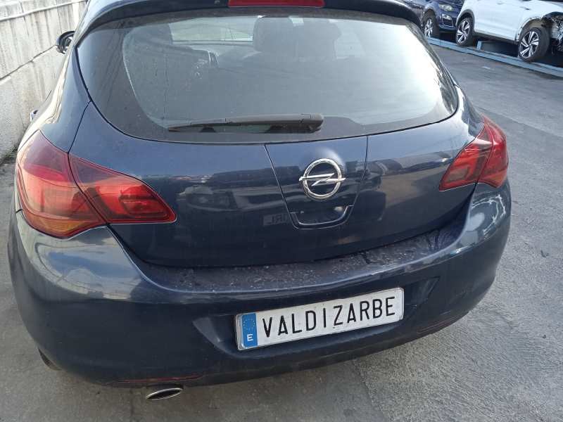 opel astra j lim. del año 2011