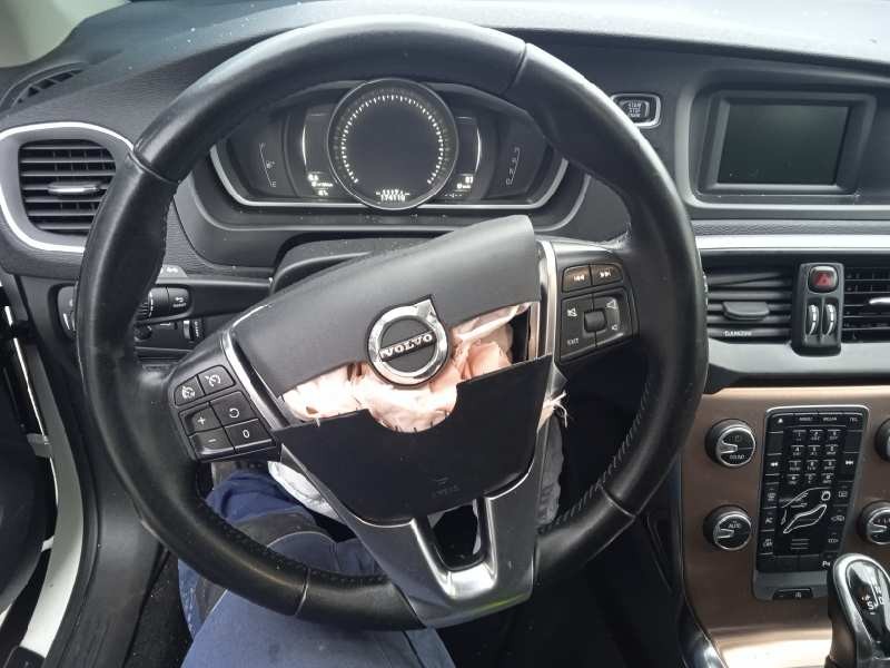 volvo v40 cross country del año 2016