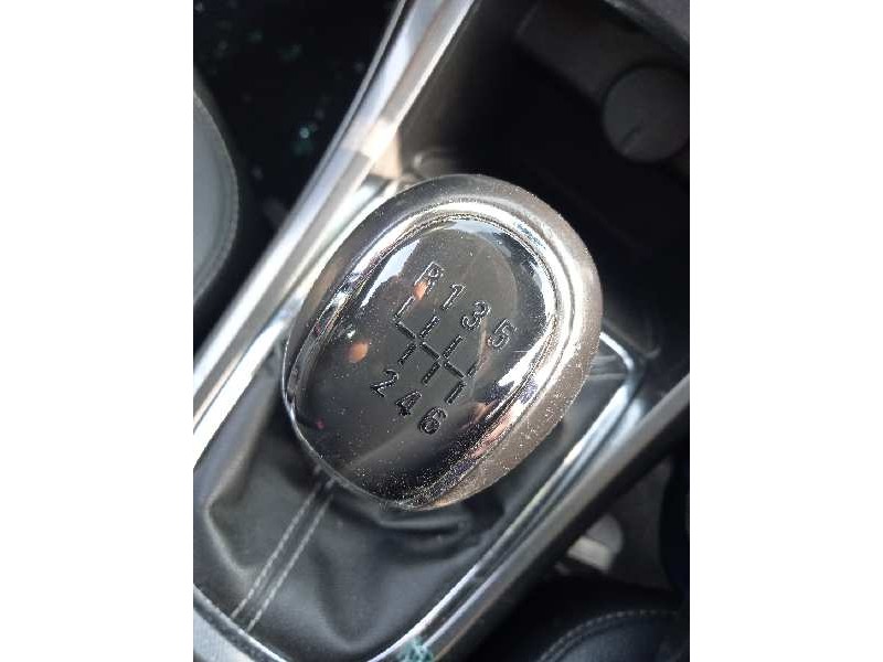 opel astra j lim. del año 2011