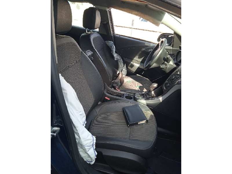 opel astra j lim. del año 2011