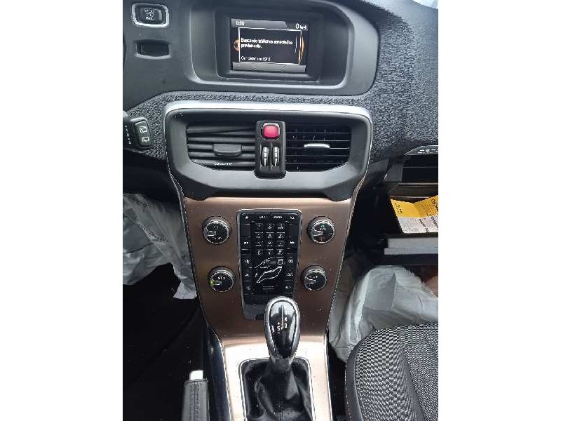 volvo v40 cross country del año 2016