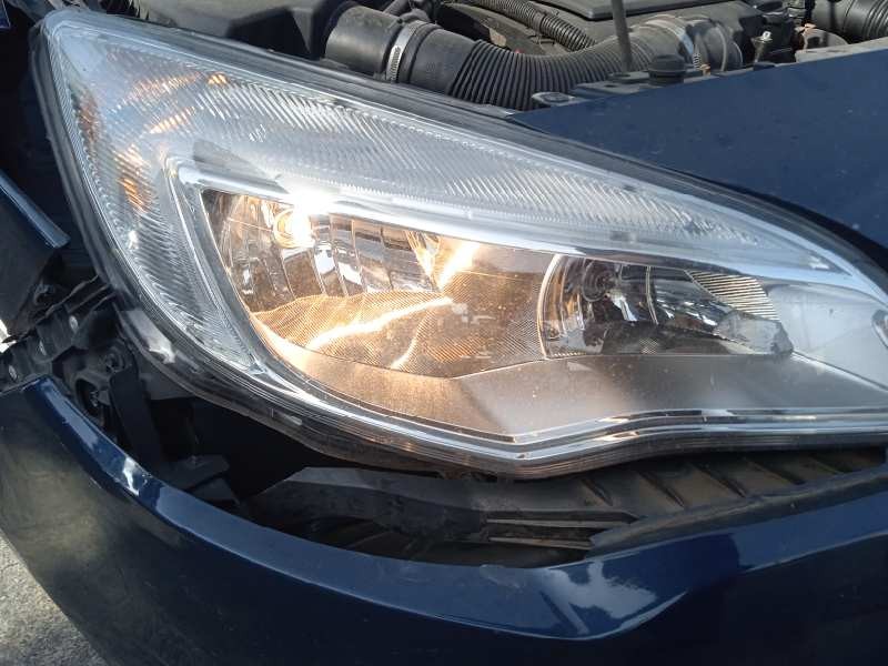 opel astra j lim. del año 2011