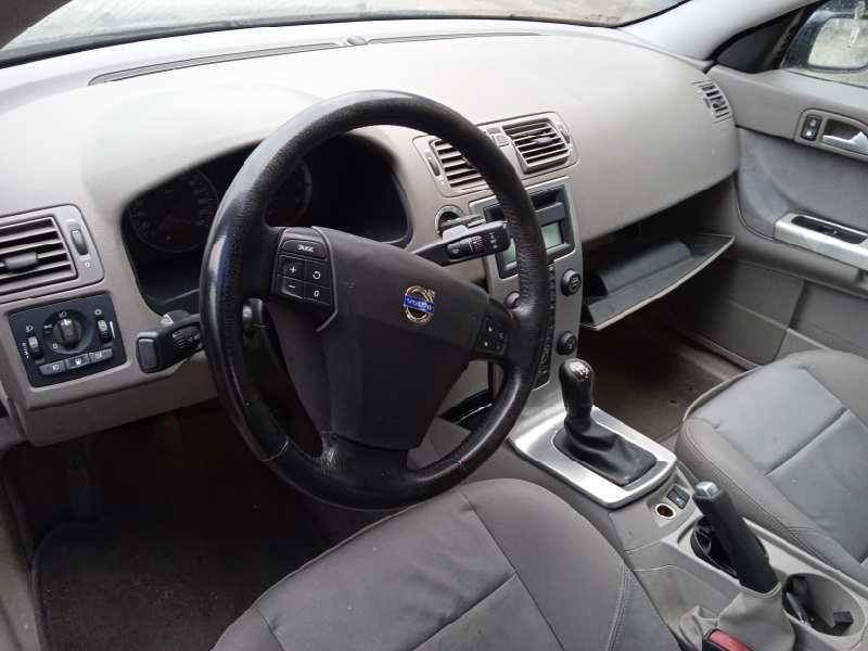 volvo s40 berlina del año 2005