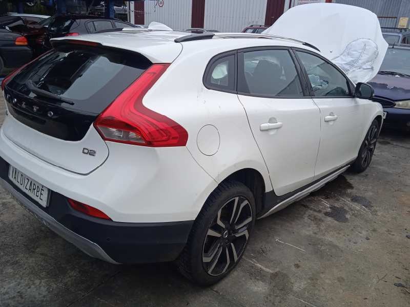 volvo v40 cross country del año 2016