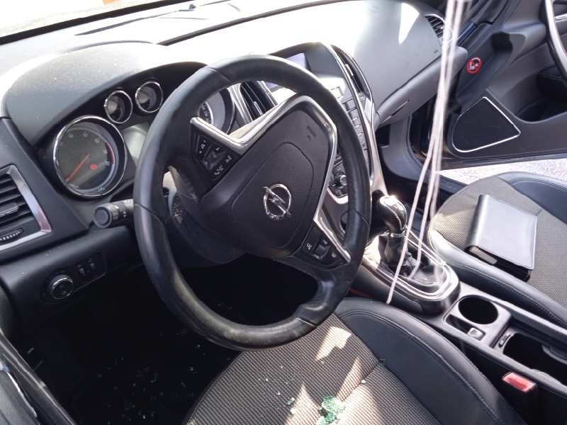 opel astra j lim. del año 2011