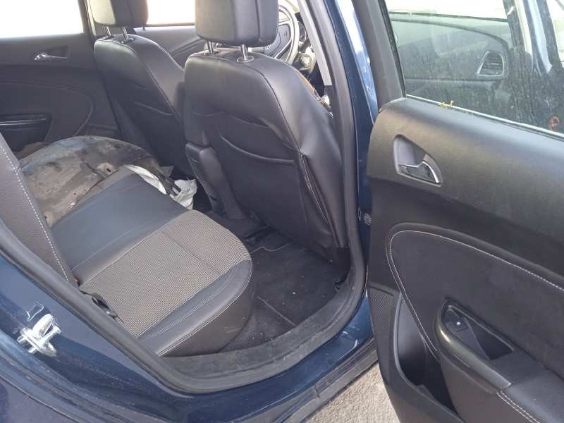 opel astra j lim. del año 2011