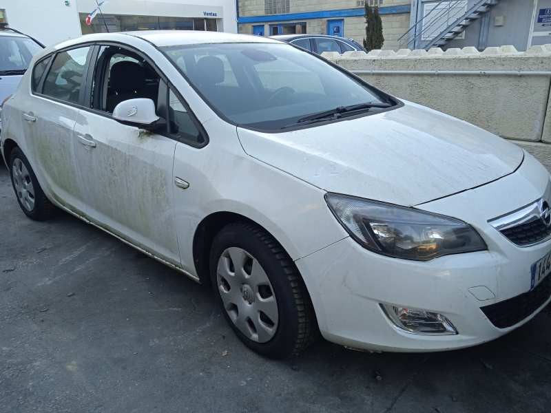 opel astra j lim. del año 2011