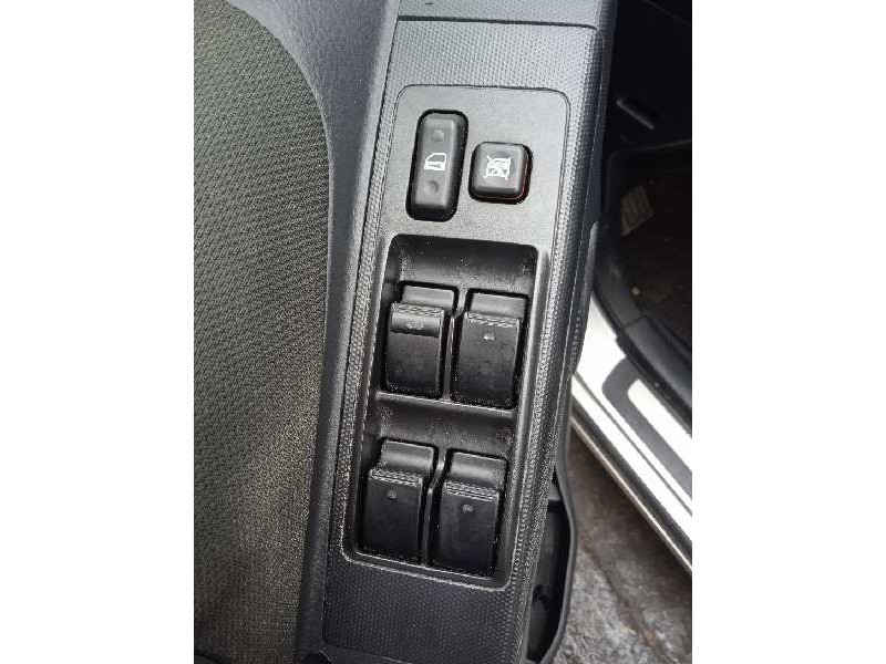 toyota corolla verso (r1) del año 2006