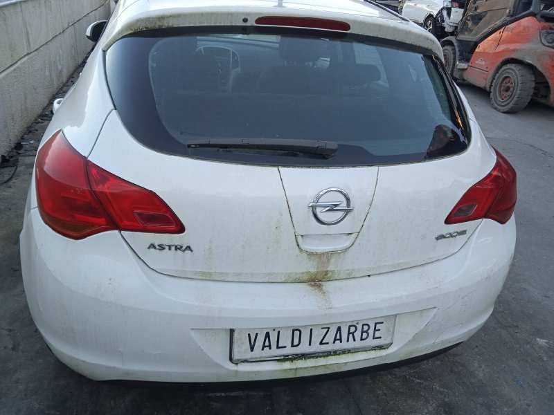 opel astra j lim. del año 2011