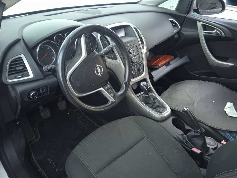 opel astra j lim. del año 2011