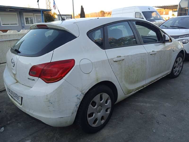 opel astra j lim. del año 2011