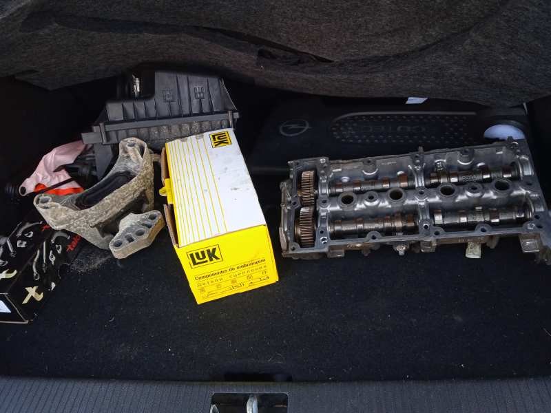 opel astra j lim. del año 2011