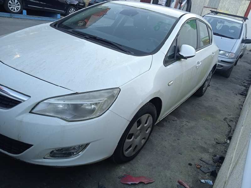 opel astra j lim. del año 2011