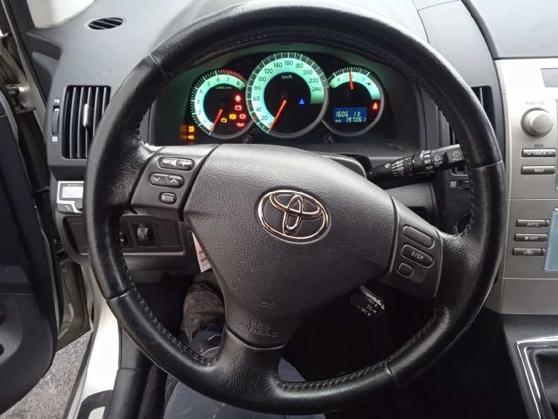 toyota corolla verso (r1) del año 2006