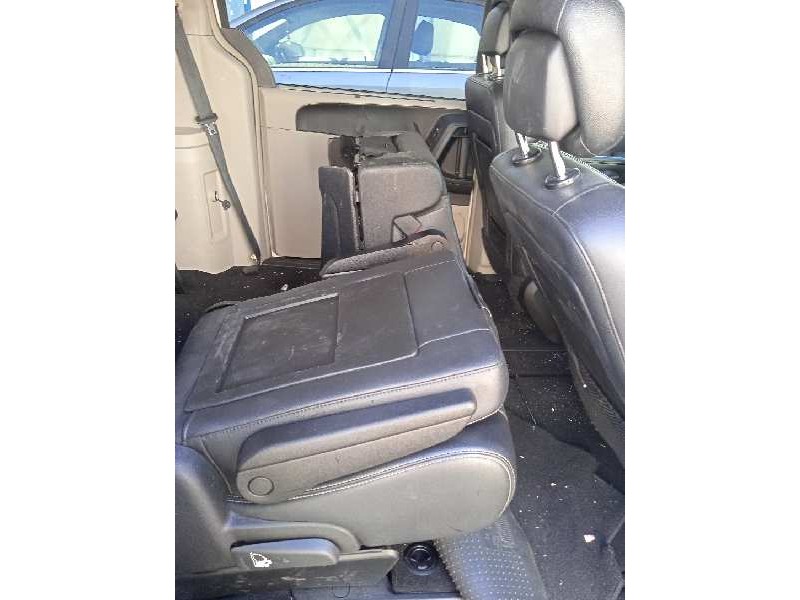 lancia voyager (404) del año 2011