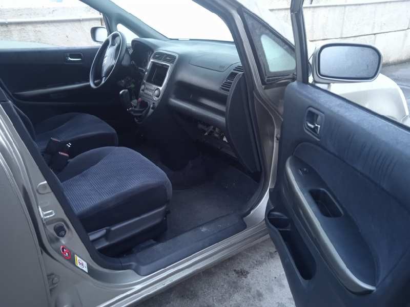 honda stream (rn1/3) del año 2002