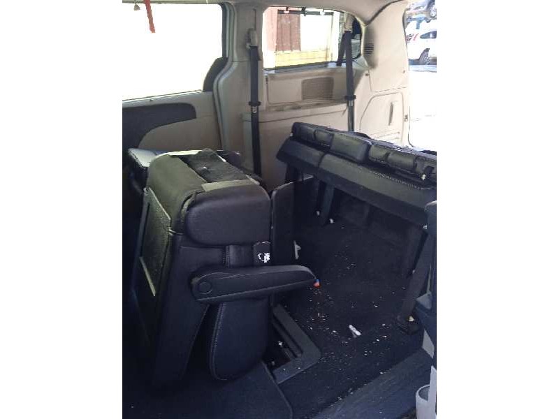 lancia voyager (404) del año 2011