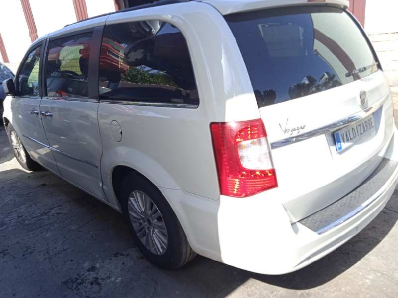 lancia voyager (404) del año 2011