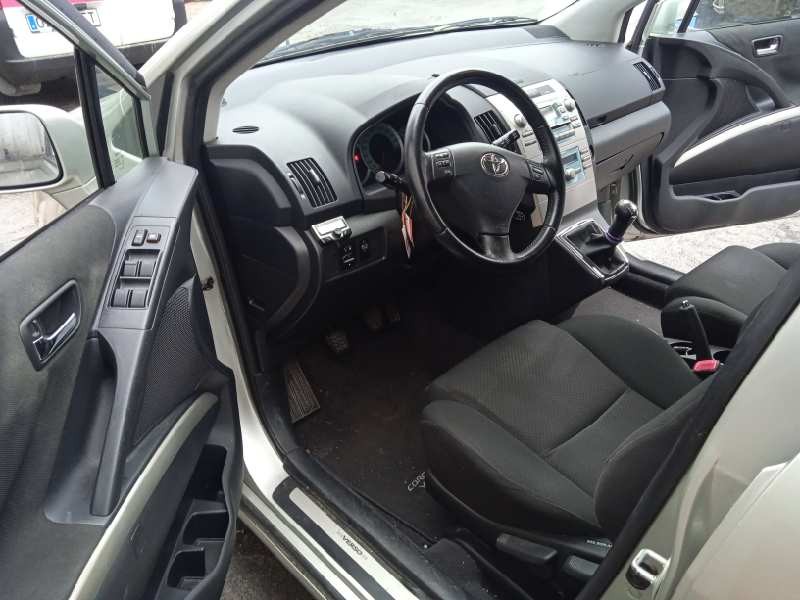 toyota corolla verso (r1) del año 2006